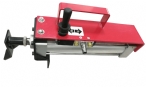 Pneumatic tire spreader